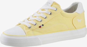 MUSTANG Sneakers in Yellow: front