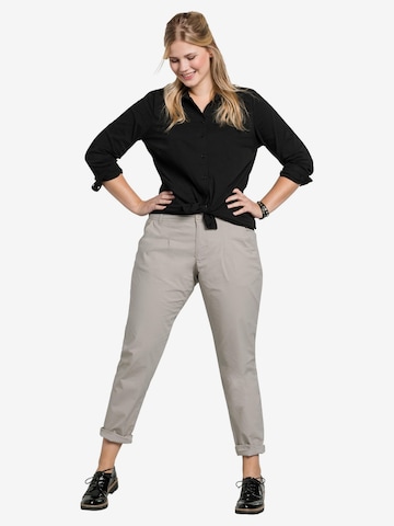 Coupe slim Pantalon chino SHEEGO en beige