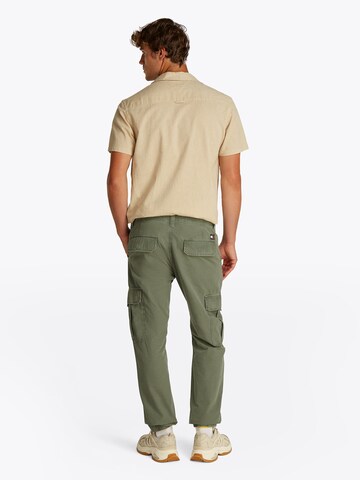 Tommy Jeans Tapered Hose 'RYAN' in Grün: Rückseite