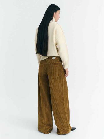 Thinking MU Loose fit Pants in Green