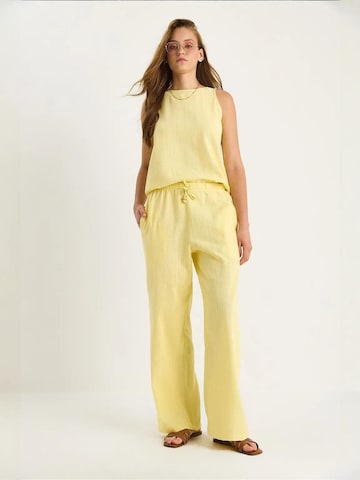 Pantalons de tailleur Bianco Lucci en jaune