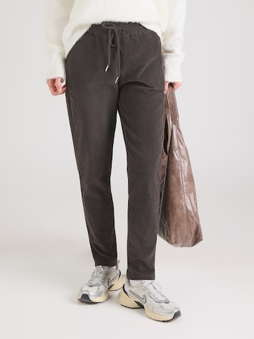 ZABAIONE Zúžený strih Nohavice 'Ki44raa' - Hnedá: predná strana