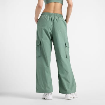 new balance Tapered Cargobroek in Groen