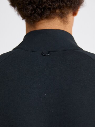 NIKE Sportsweatshirt in Schwarz