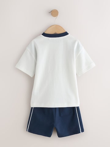 Next Set: T-Shirt und Shorts in Blau
