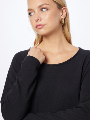 Tricou de la Smith&Soul pe negru