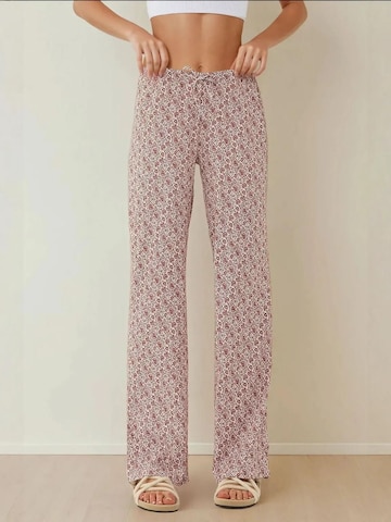 Hiccup - Regular Calças em rosa: frente