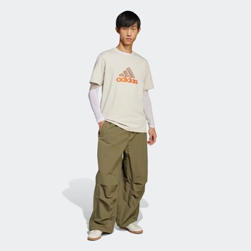 ADIDAS ORIGINALS Paita 'GRFX' värissä beige