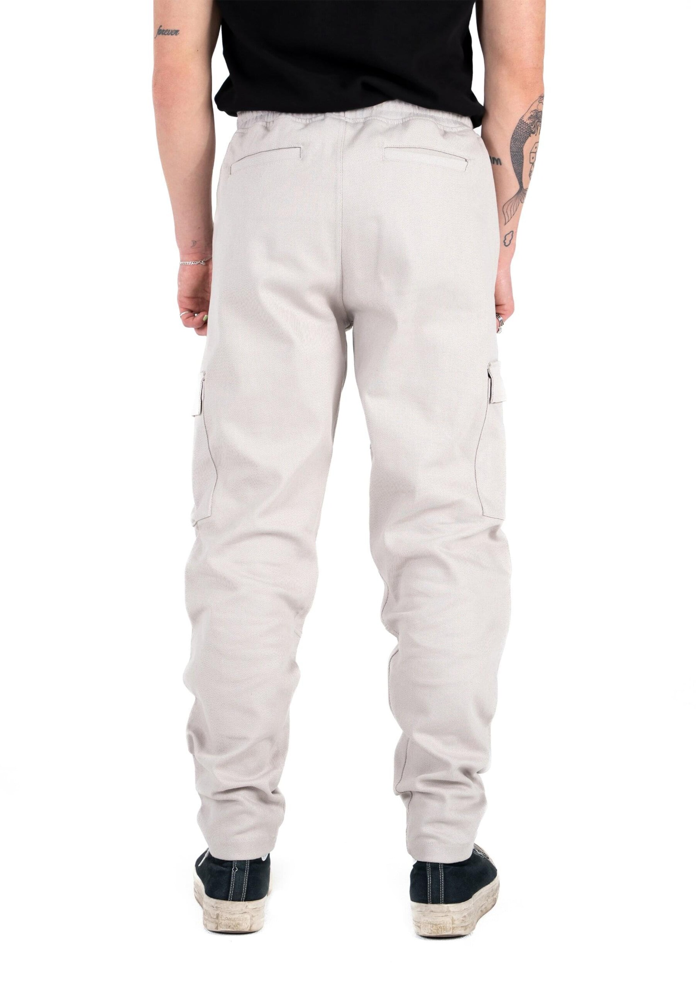 regular Pantaloni cargo di Prohibited in grigio