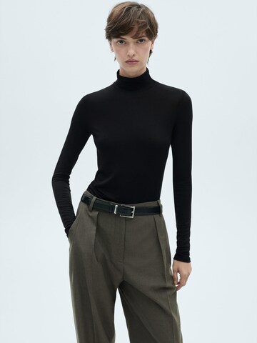 Tricou 'SECONDA' de la MANGO pe negru: față