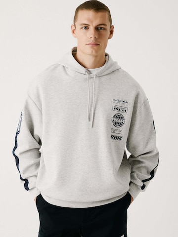 Sweat-shirt 'Red Bull Racing x Pepe Jeans' Red Bull Racing x Pepe Jeans en gris : devant