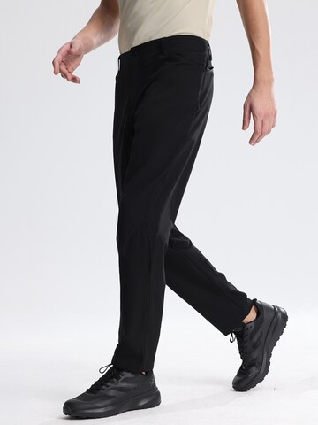 Youthup Slim fit Cargo Pants in Black