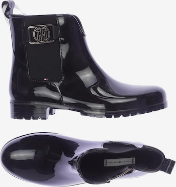 TOMMY HILFIGER Stiefelette 39 in Schwarz: predná strana