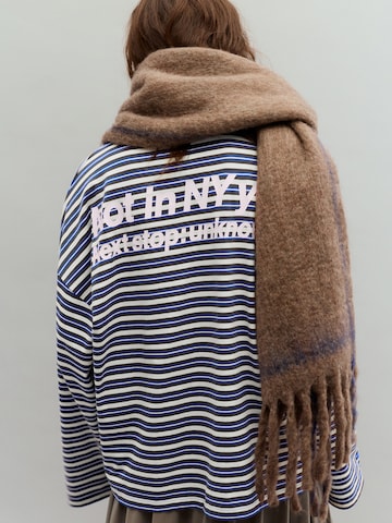 Tricou 'PACIFIC' de la Pull&Bear pe albastru: față