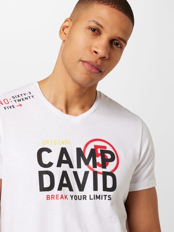 Maglietta di CAMP DAVID in bianco
