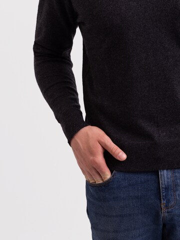 Pullover di CASH-MERE.CH in grigio