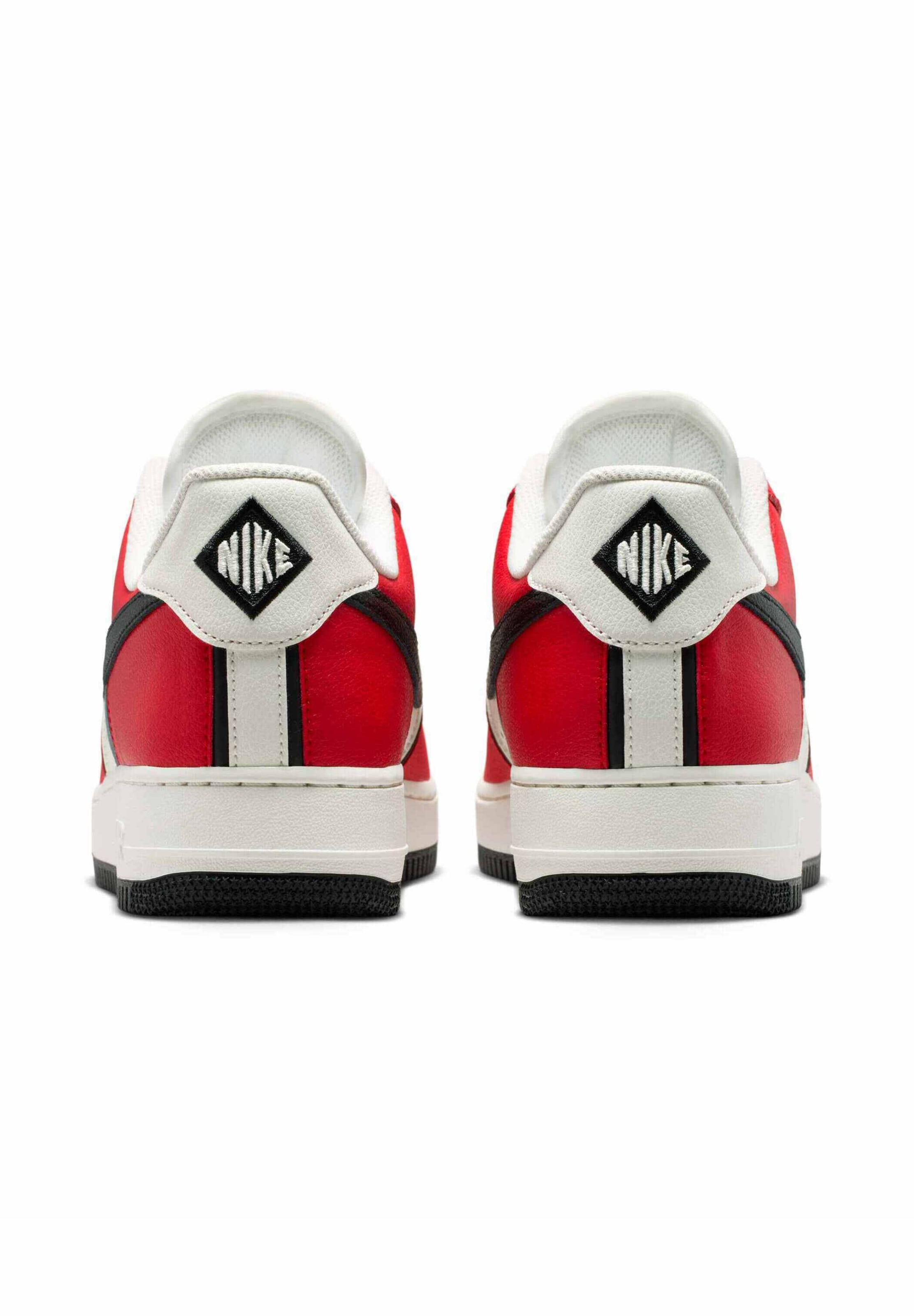 Nike Sportswear Низкие кроссовки 'Air Force 1 '07 LV8' в Красный