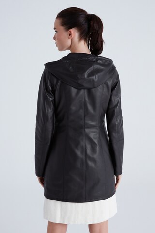 Bigardini Between-Seasons Coat 'ROSELIE' in Black