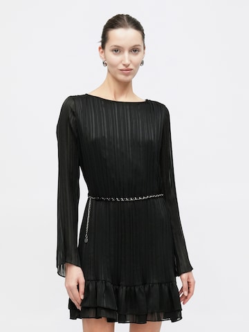 GUESS Mekko 'Ilenia' värissä musta: etupuoli