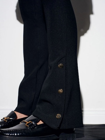 évasé Leggings Dilvin en noir