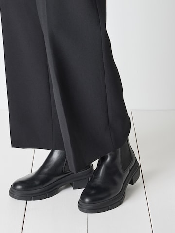 Ghete chelsea de la Tamaris pe negru