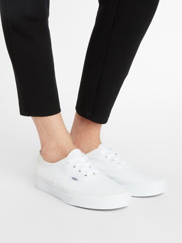 Baskets basses 'Authentic' VANS en blanc : devant