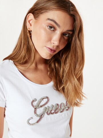 Tricou de la GUESS pe alb