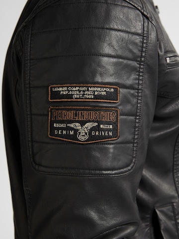 Petrol Industries - Chaqueta de entretiempo en negro