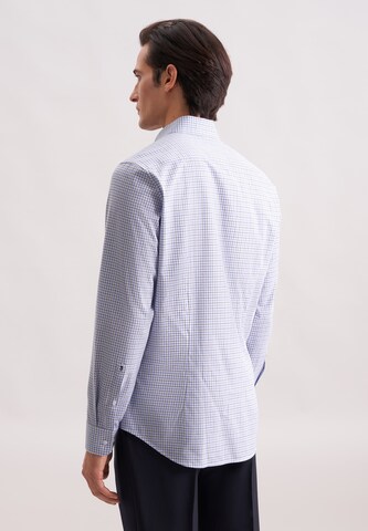 Coupe regular Chemise business 'Schwarze Rose' SEIDENSTICKER en bleu