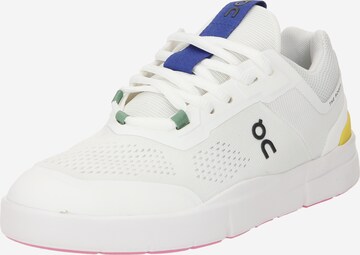 On Platform trainers 'THE ROGER Spin' in White: front