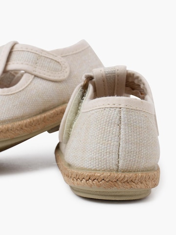 Pisamonas First-Step Shoes in Beige