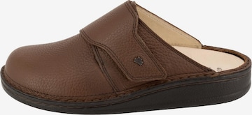 Finn Comfort Clogs 'Amalfi' in Brown: front