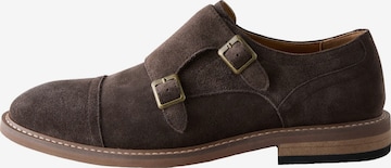 Next Nauhakengät värissä ruskea: etupuoli