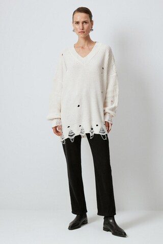 Touche Prive Sweater in White
