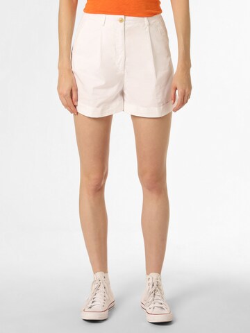 TOMMY HILFIGER Regular Pleat-Front Pants in White: front