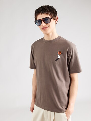 GAP - Camiseta 'MICKEY BBALL' en marrón