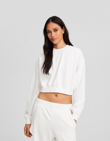 Sweat-shirt Bershka en blanc : devant