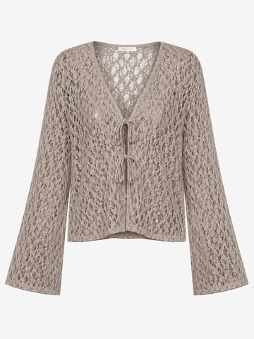 SASSYCLASSY Strickjacke‌‌ in Grau: Vorderseite
