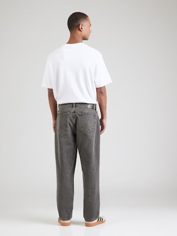 Abercrombie & Fitch Loosefit Jeans 'CHASE' in Grau