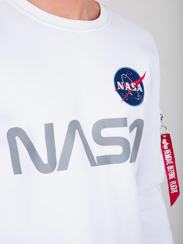 Sweat-shirt 'Nasa Reflective' ALPHA INDUSTRIES en blanc