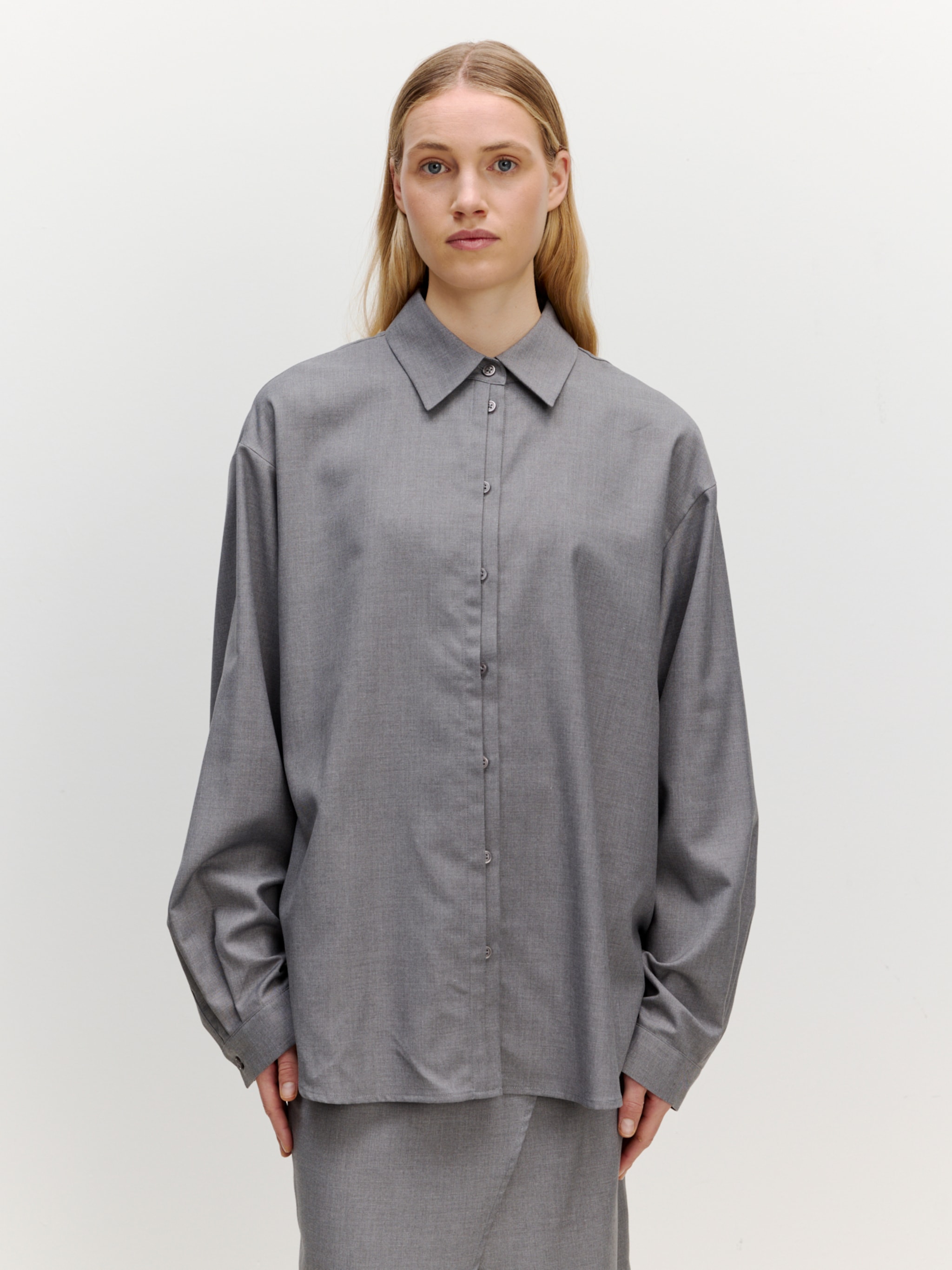 EDITED Producten Blouse 'Chadia' Donkergrijs