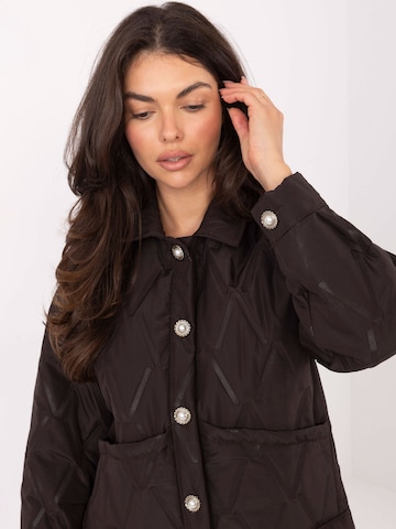madnezzmilano Übergangsjacke in Braun