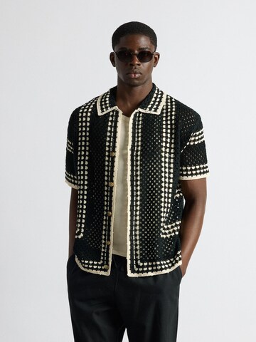 Burocs Comfort fit Button Up Shirt in Black: front