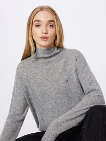 TOMMY HILFIGER Pullover in Grau