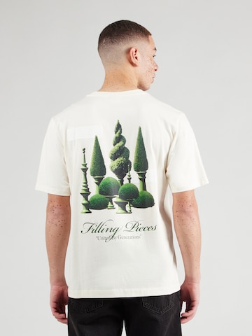 T-Shirt 'Topiary Antique' Filling Pieces en blanc : devant