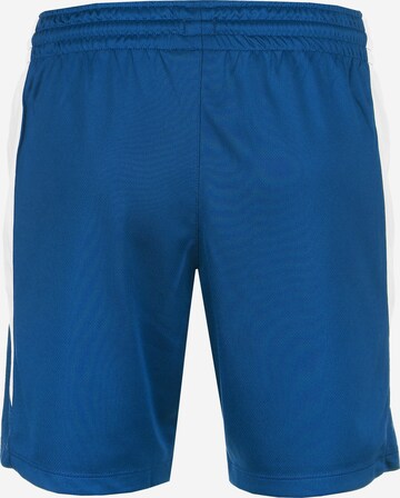 NIKE Regular Trainingsshorts in Blau