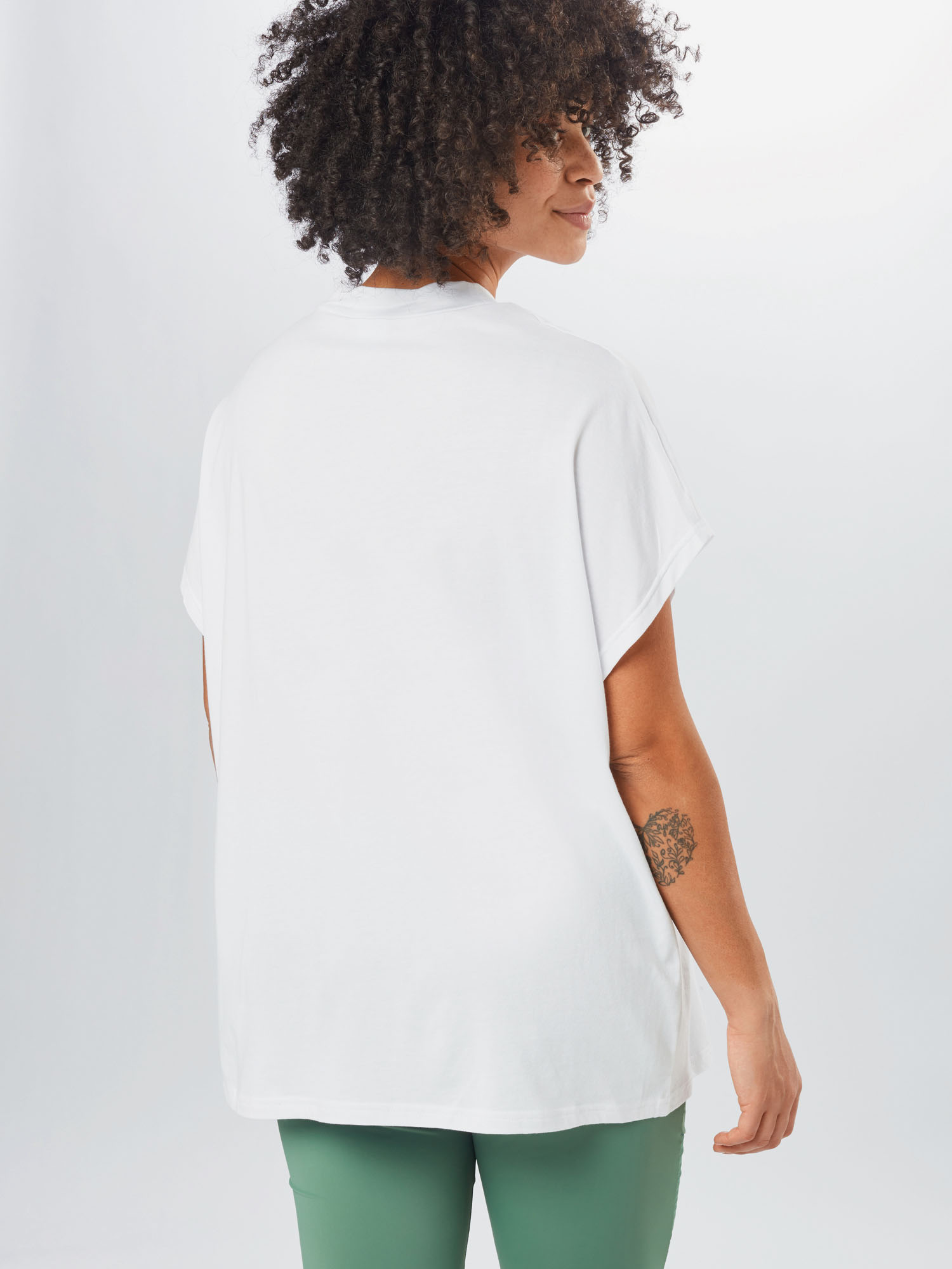 Plus size Odzież Urban Classics Curvy Koszulka w kolorze Białym 