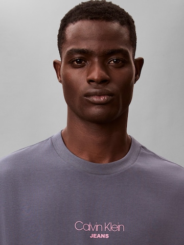 Maglietta di Calvin Klein Jeans in grigio
