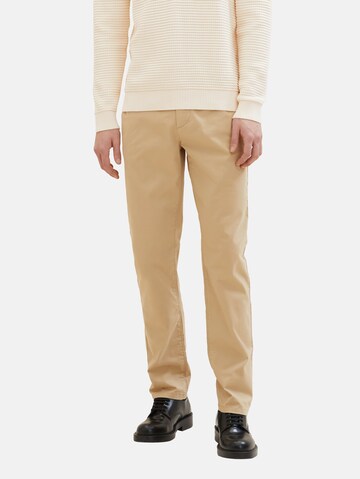 Regular Pantalon chino TOM TAILOR en marron : devant