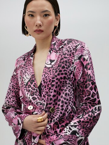 Lola Casademunt Blejzr – pink
